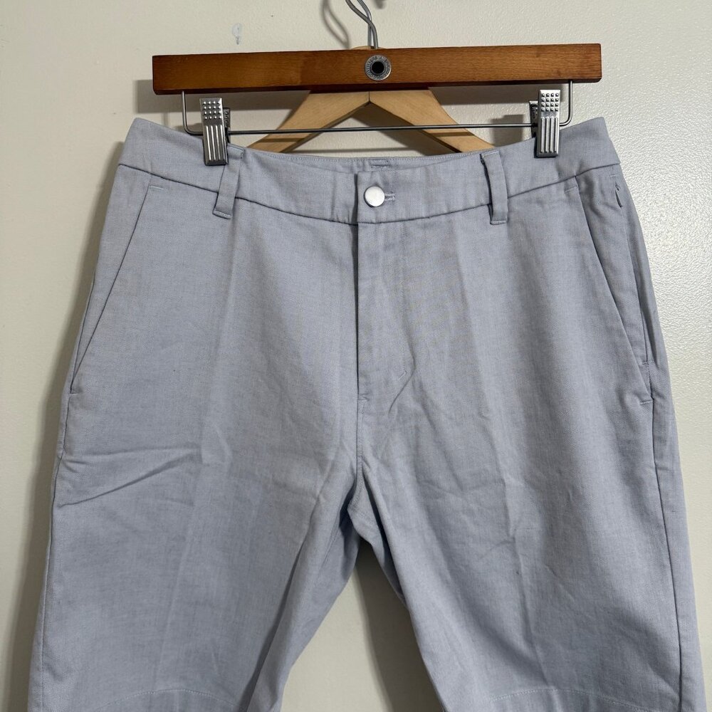 Lululemon Commission Short Classic 9" Inseam Oxford Fabric White/Black - 30